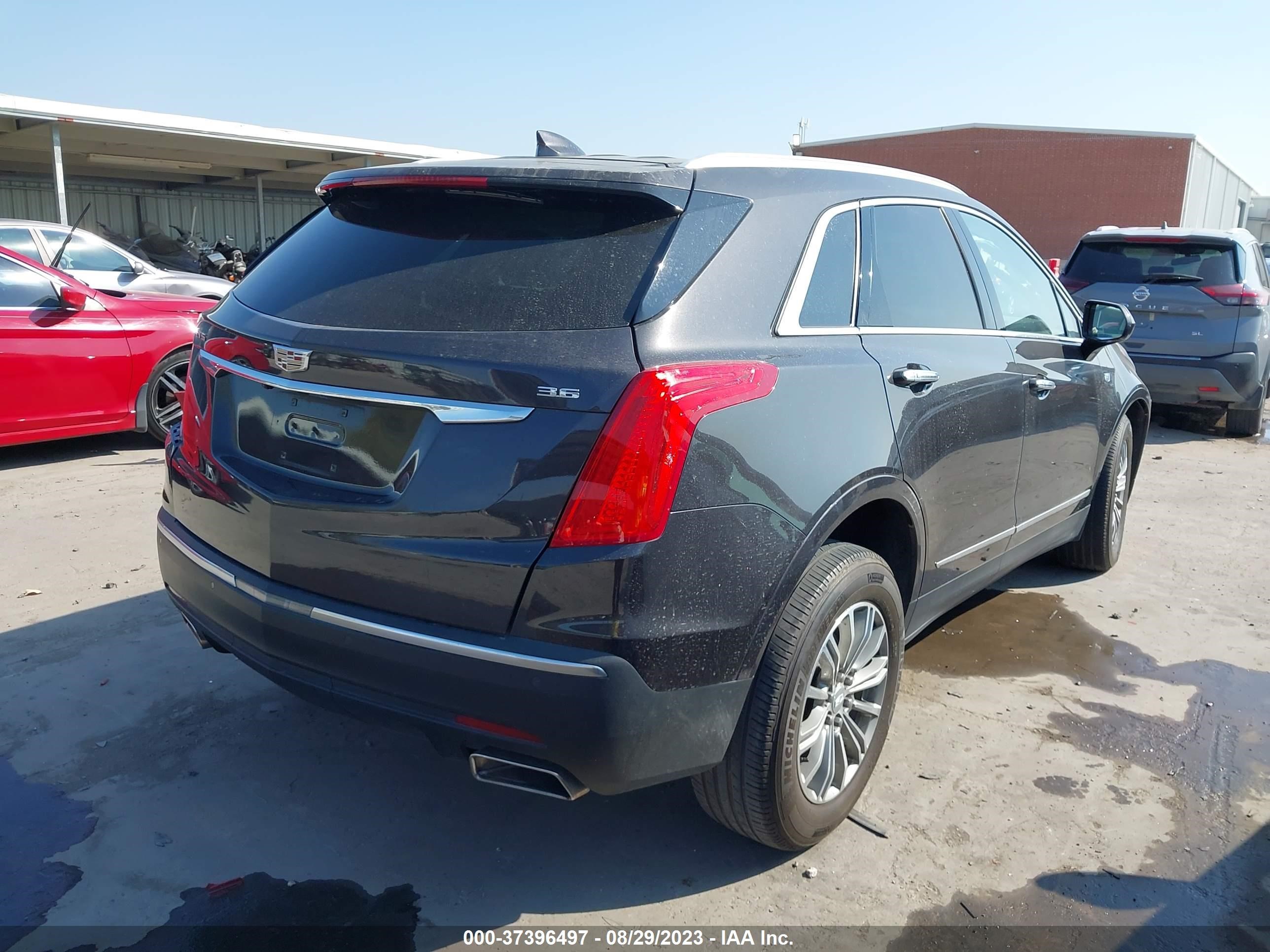 Photo 3 VIN: 1GYKNCRS4JZ101422 - CADILLAC XT5 