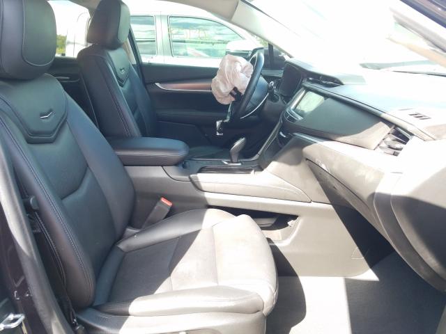 Photo 4 VIN: 1GYKNCRS4JZ217445 - CADILLAC XT5 LUXURY 