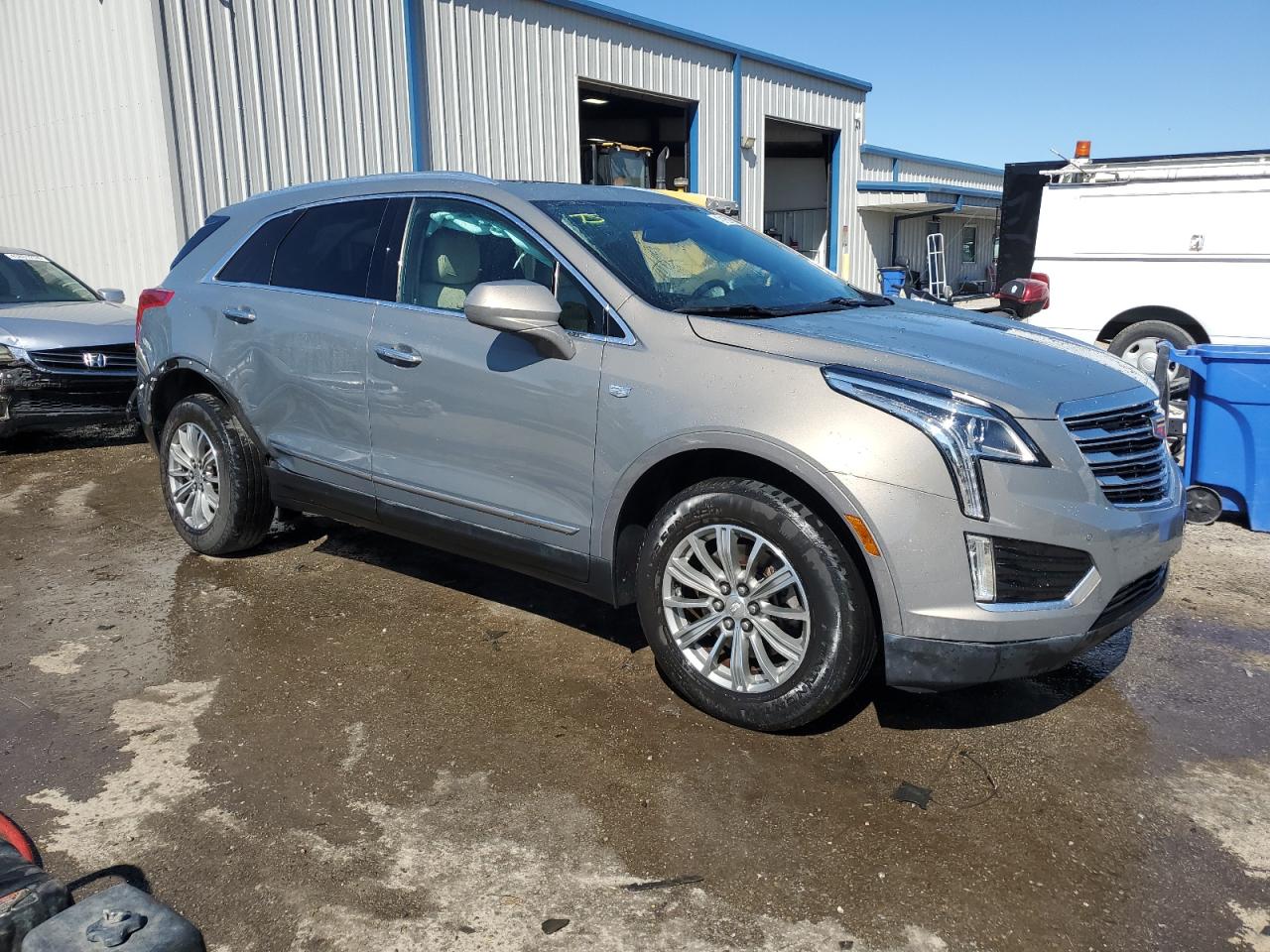 Photo 3 VIN: 1GYKNCRS5JZ172113 - CADILLAC XT5 