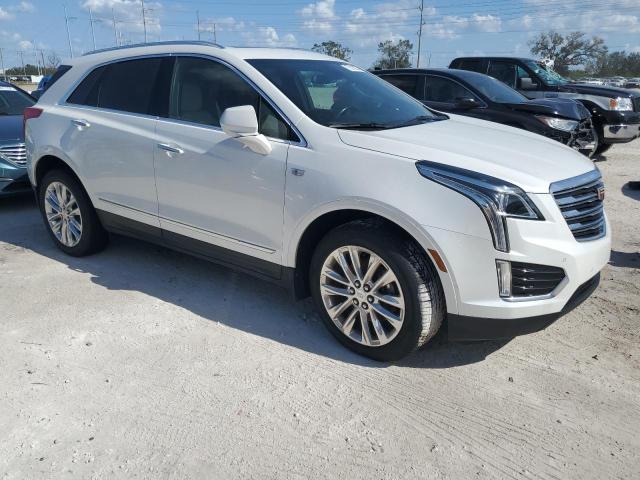 Photo 3 VIN: 1GYKNCRS5KZ142806 - CADILLAC XT5 LUXURY 