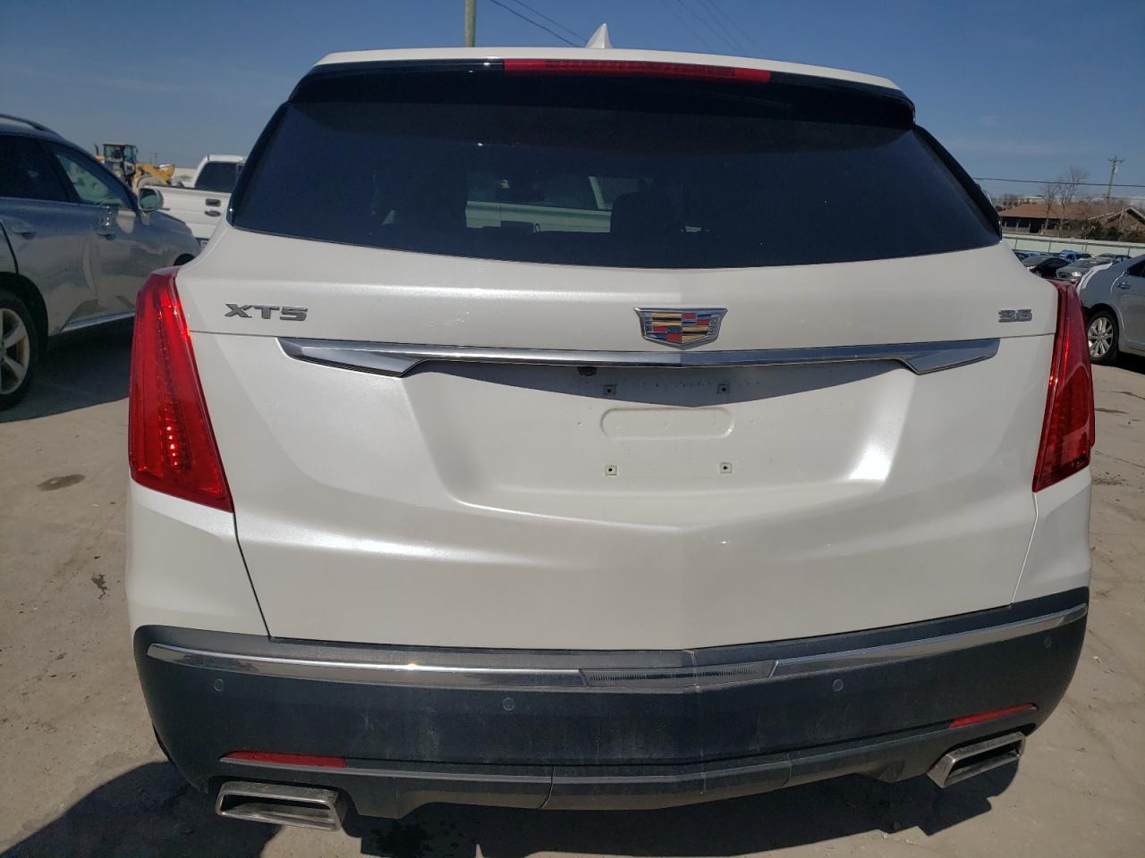 Photo 5 VIN: 1GYKNCRS5KZ218900 - CADILLAC XT5 