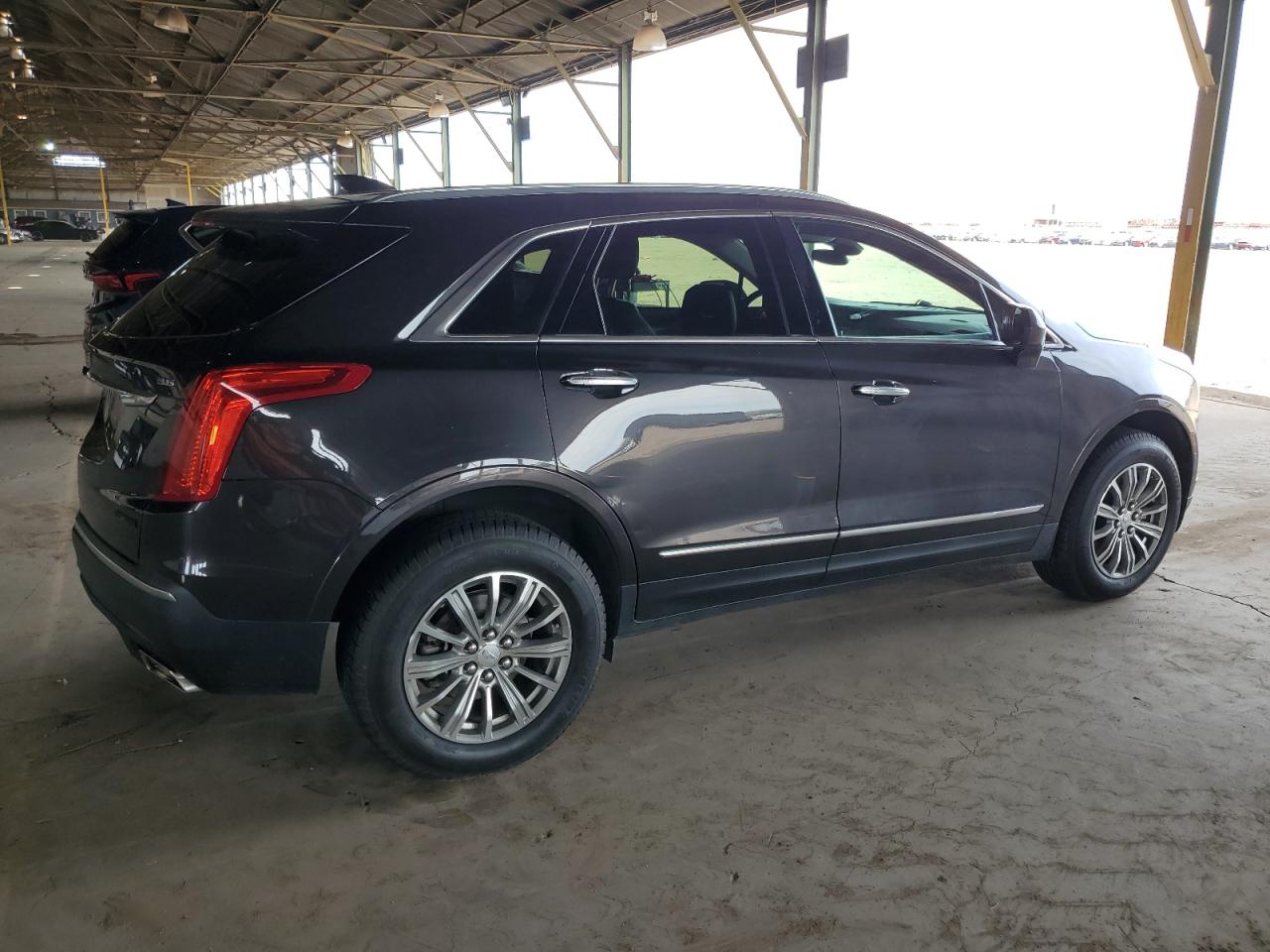 Photo 2 VIN: 1GYKNCRS6JZ206169 - CADILLAC XT5 