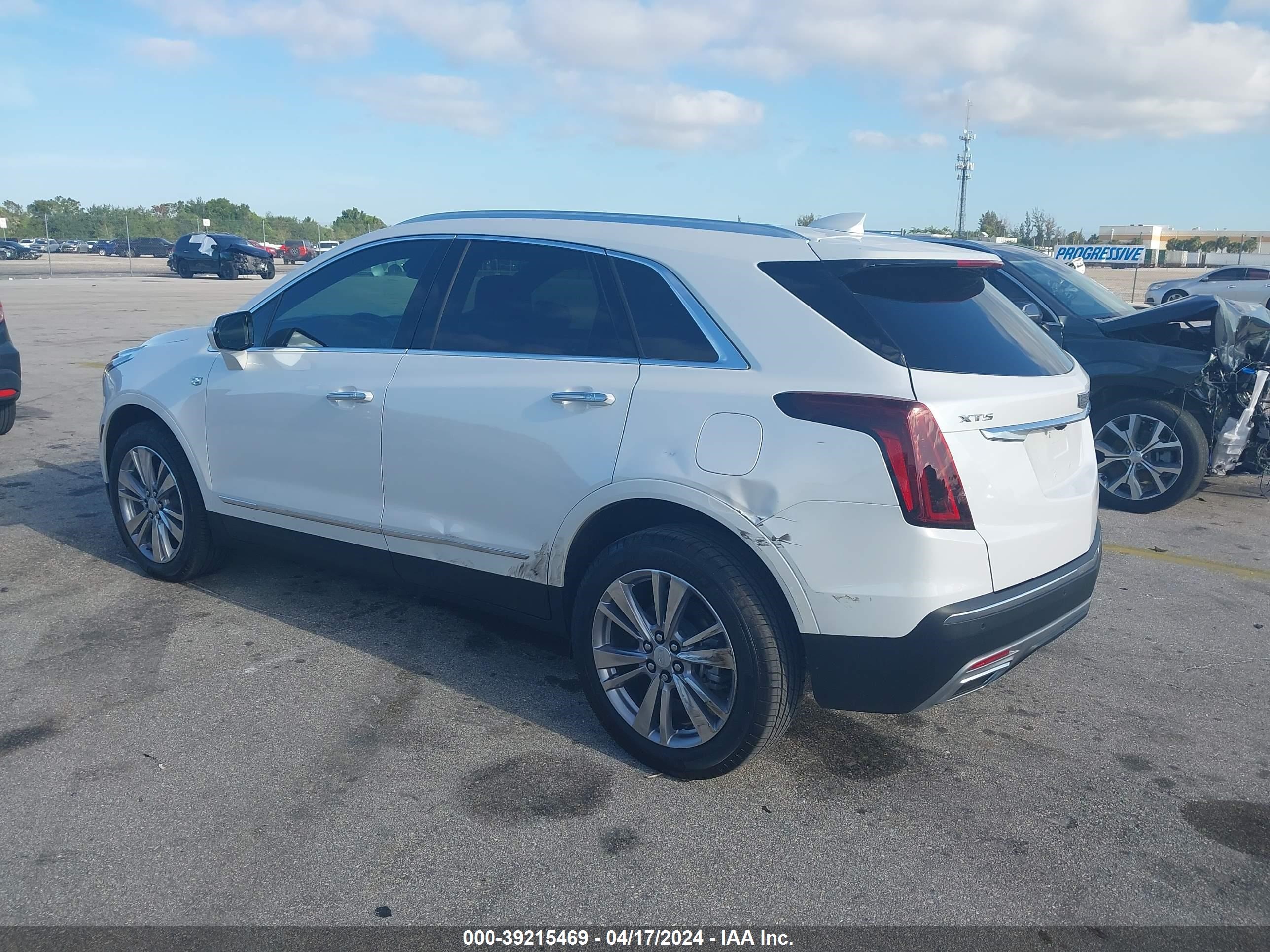 Photo 2 VIN: 1GYKNCRS6RZ716694 - CADILLAC XT5 