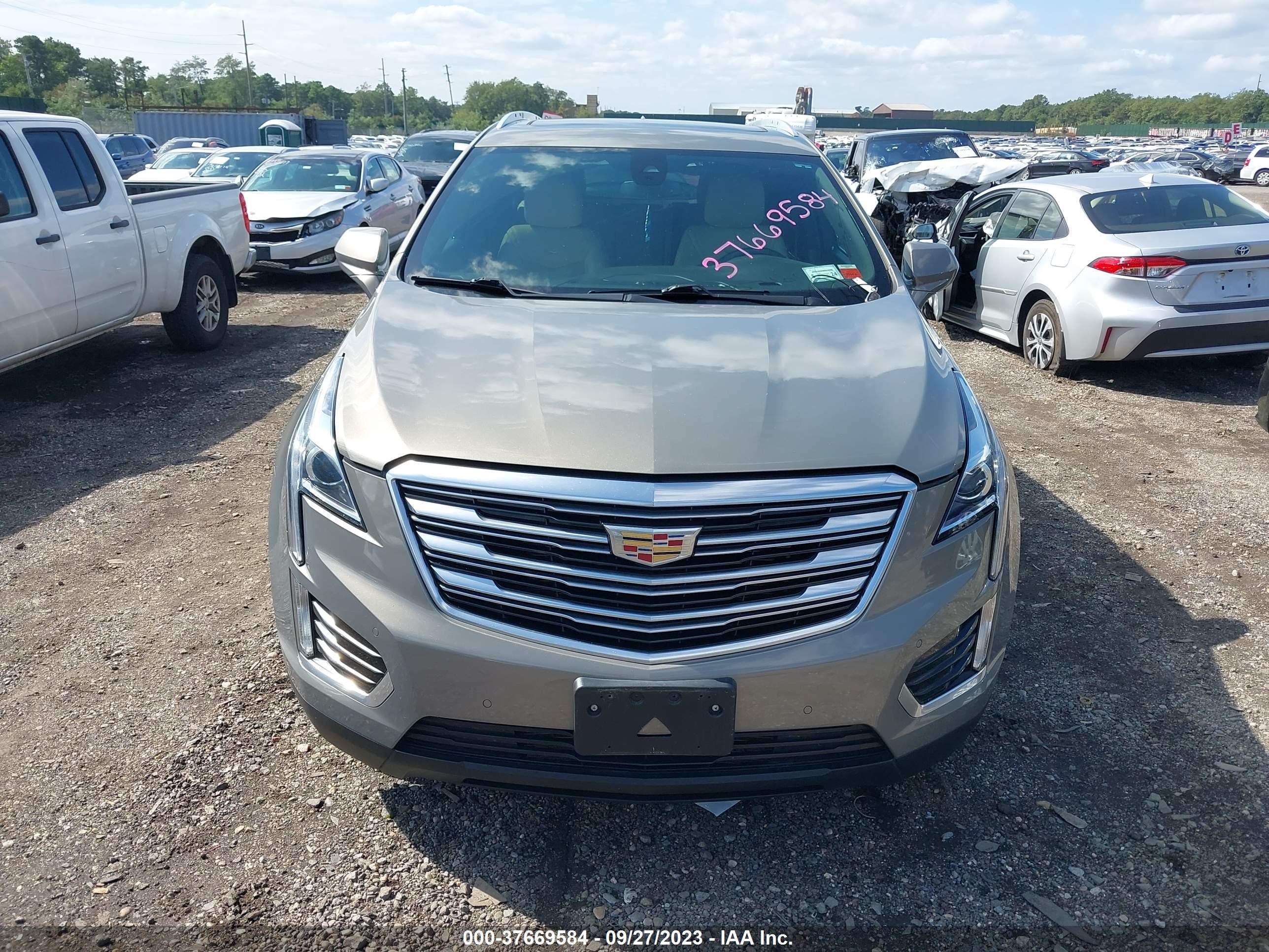 Photo 11 VIN: 1GYKNCRS7JZ170234 - CADILLAC XT5 