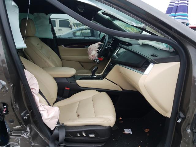 Photo 4 VIN: 1GYKNCRS7KZ139244 - CADILLAC XT5 LUXURY 