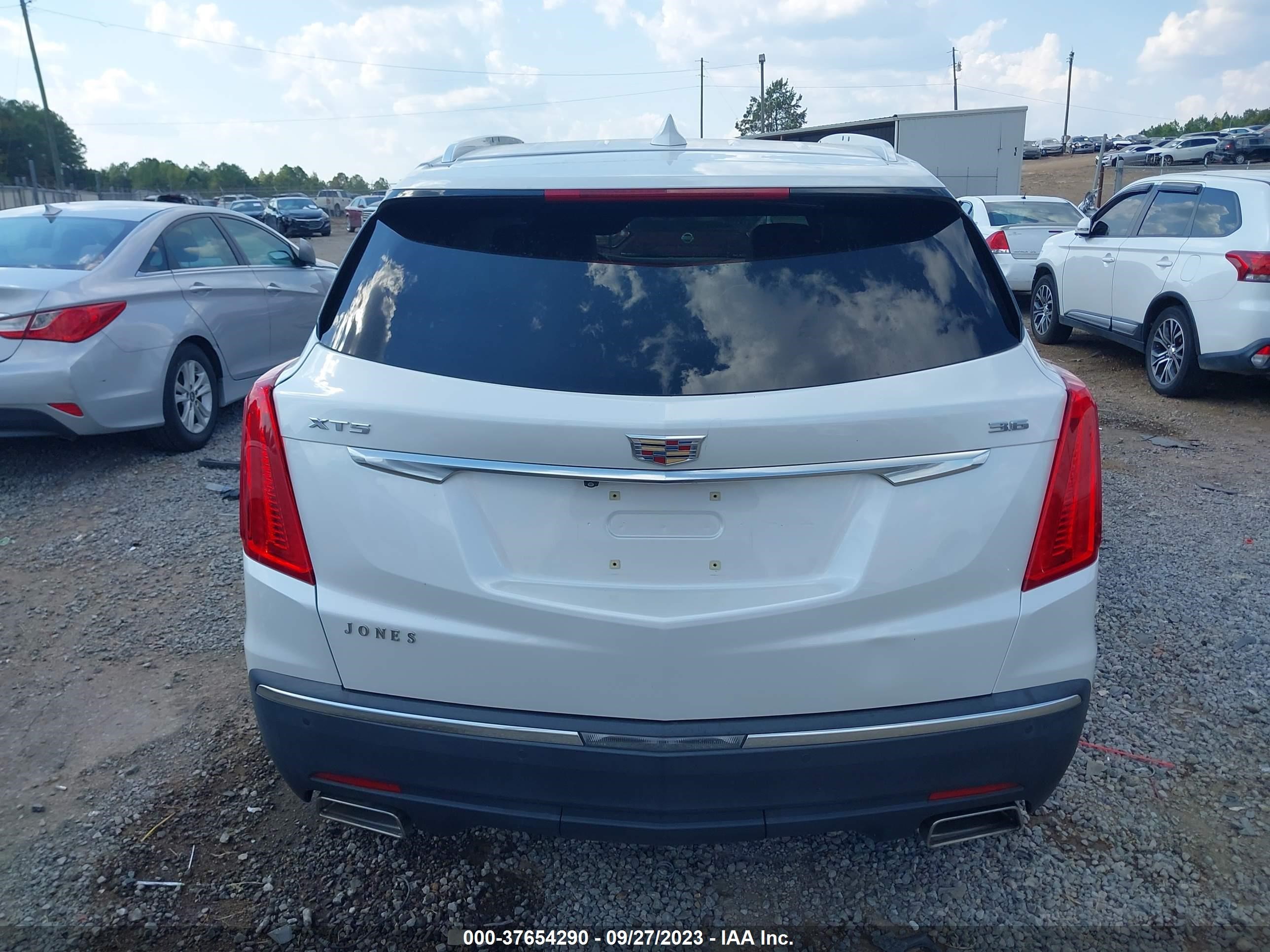 Photo 15 VIN: 1GYKNCRS8HZ112661 - CADILLAC XT5 