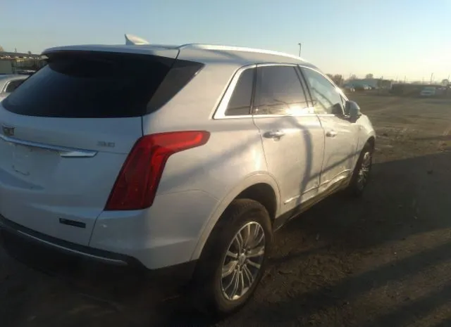 Photo 3 VIN: 1GYKNCRS8JZ163275 - CADILLAC XT5 