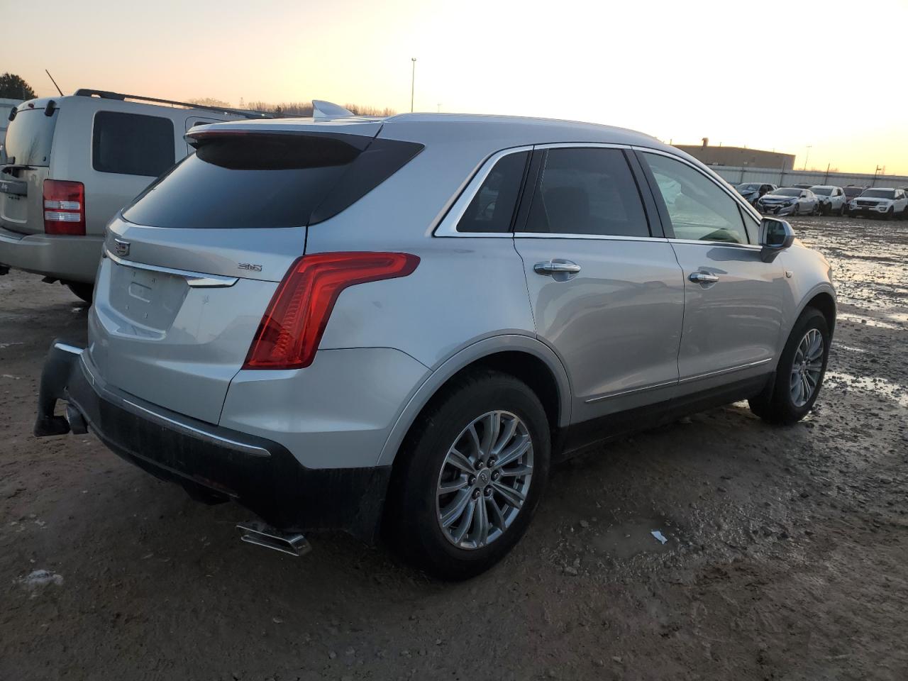 Photo 2 VIN: 1GYKNCRS8KZ106608 - CADILLAC XT5 