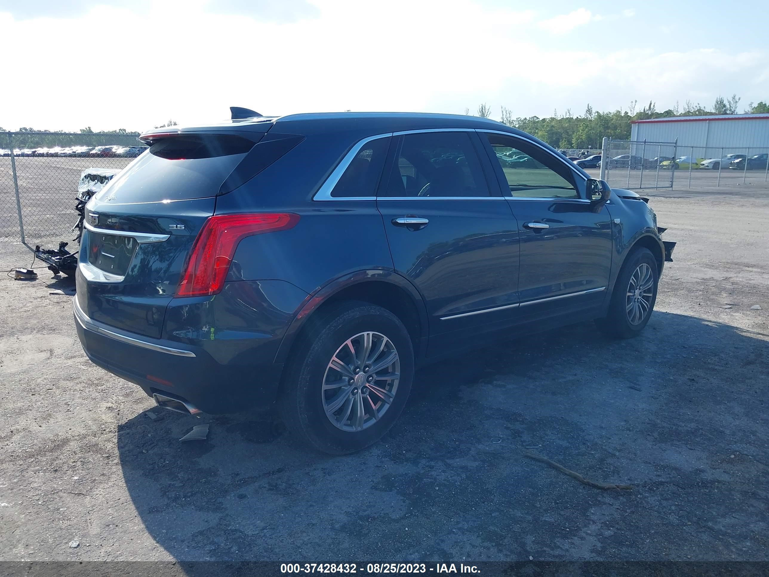 Photo 3 VIN: 1GYKNCRS8KZ208958 - CADILLAC XT5 