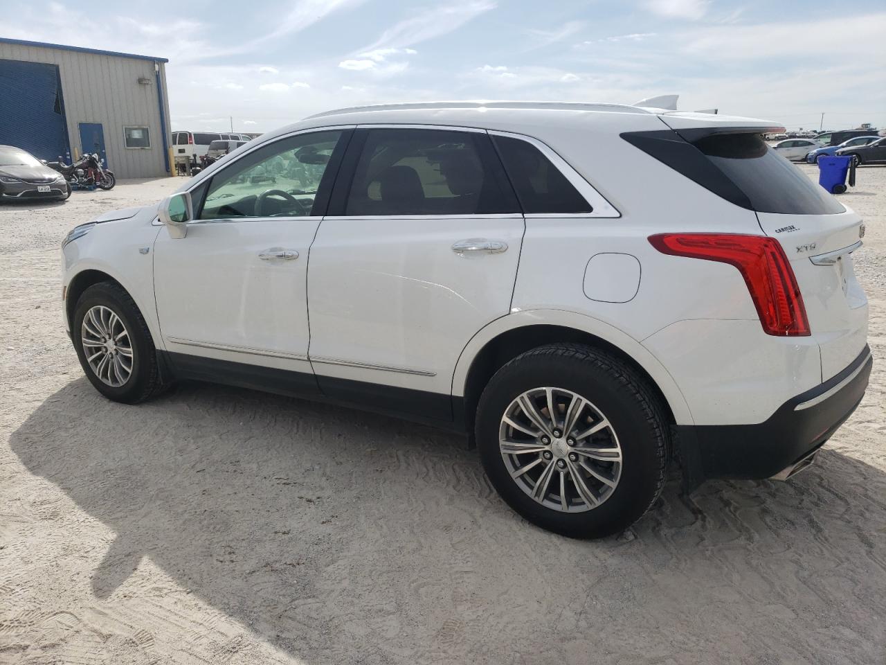 Photo 1 VIN: 1GYKNCRS8KZ237070 - CADILLAC XT5 