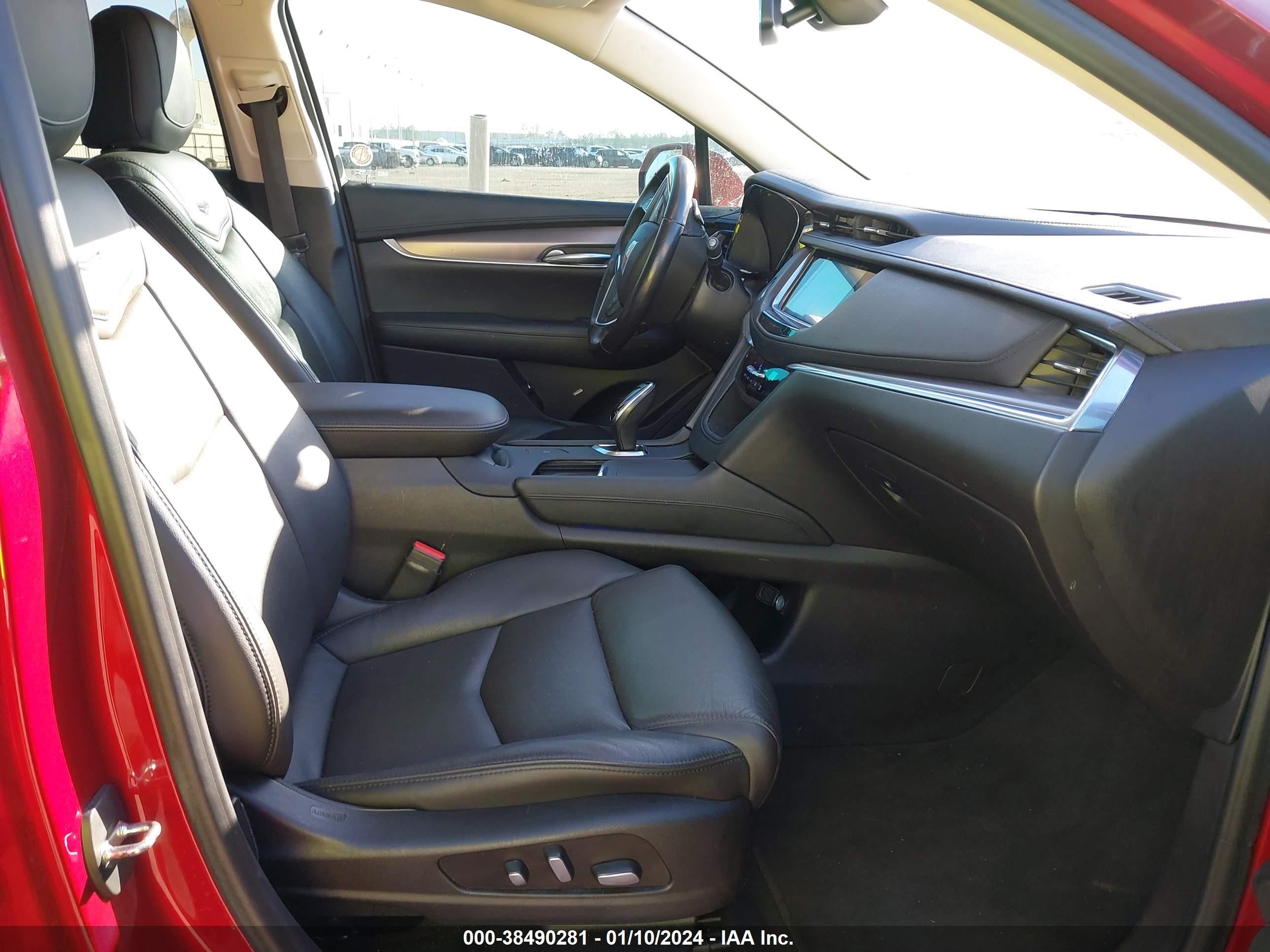 Photo 4 VIN: 1GYKNCRS8KZ296216 - CADILLAC XT5 