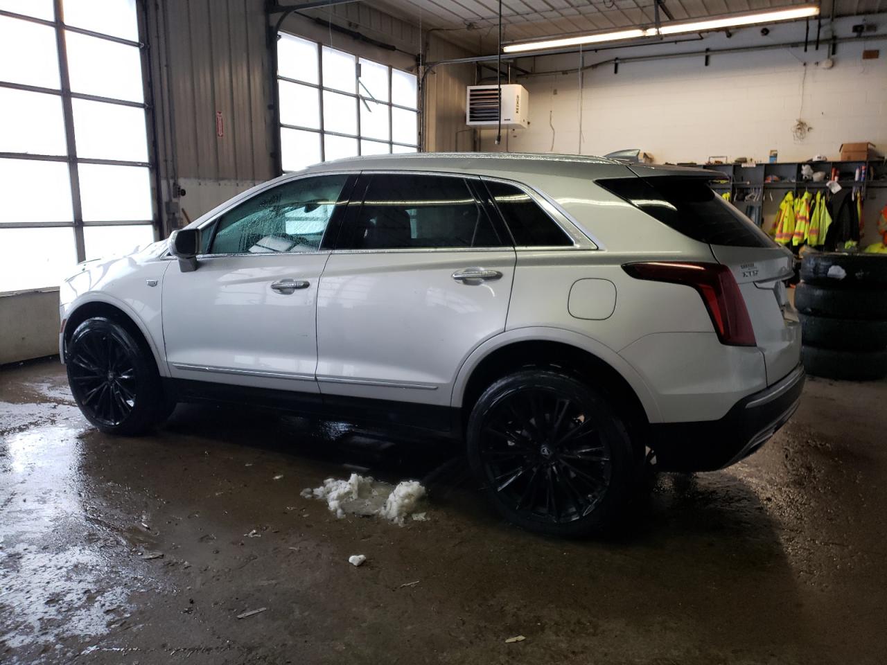 Photo 1 VIN: 1GYKNCRS8LZ123667 - CADILLAC XT5 