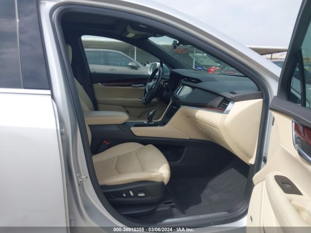 Photo 4 VIN: 1GYKNCRS9KZ180569 - CADILLAC XT5 