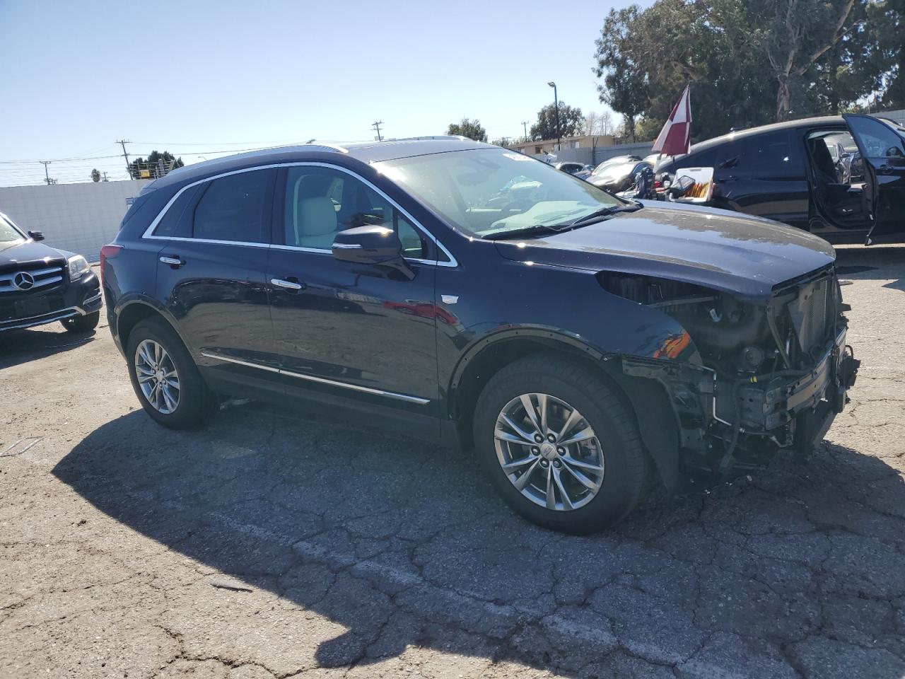 Photo 3 VIN: 1GYKNCRS9MZ175942 - CADILLAC XT5 