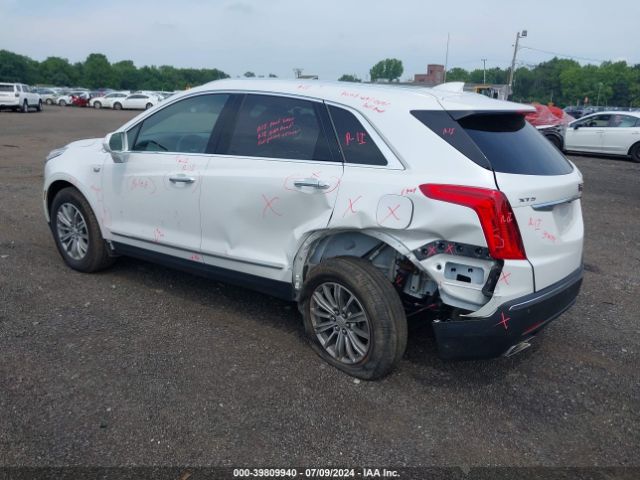 Photo 2 VIN: 1GYKNCRSXJZ100792 - CADILLAC XT5 