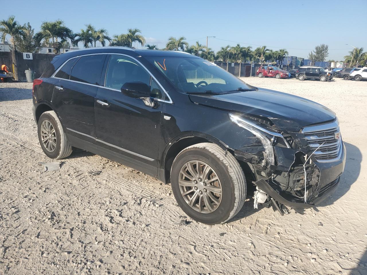 Photo 3 VIN: 1GYKNCRSXJZ109556 - CADILLAC XT5 