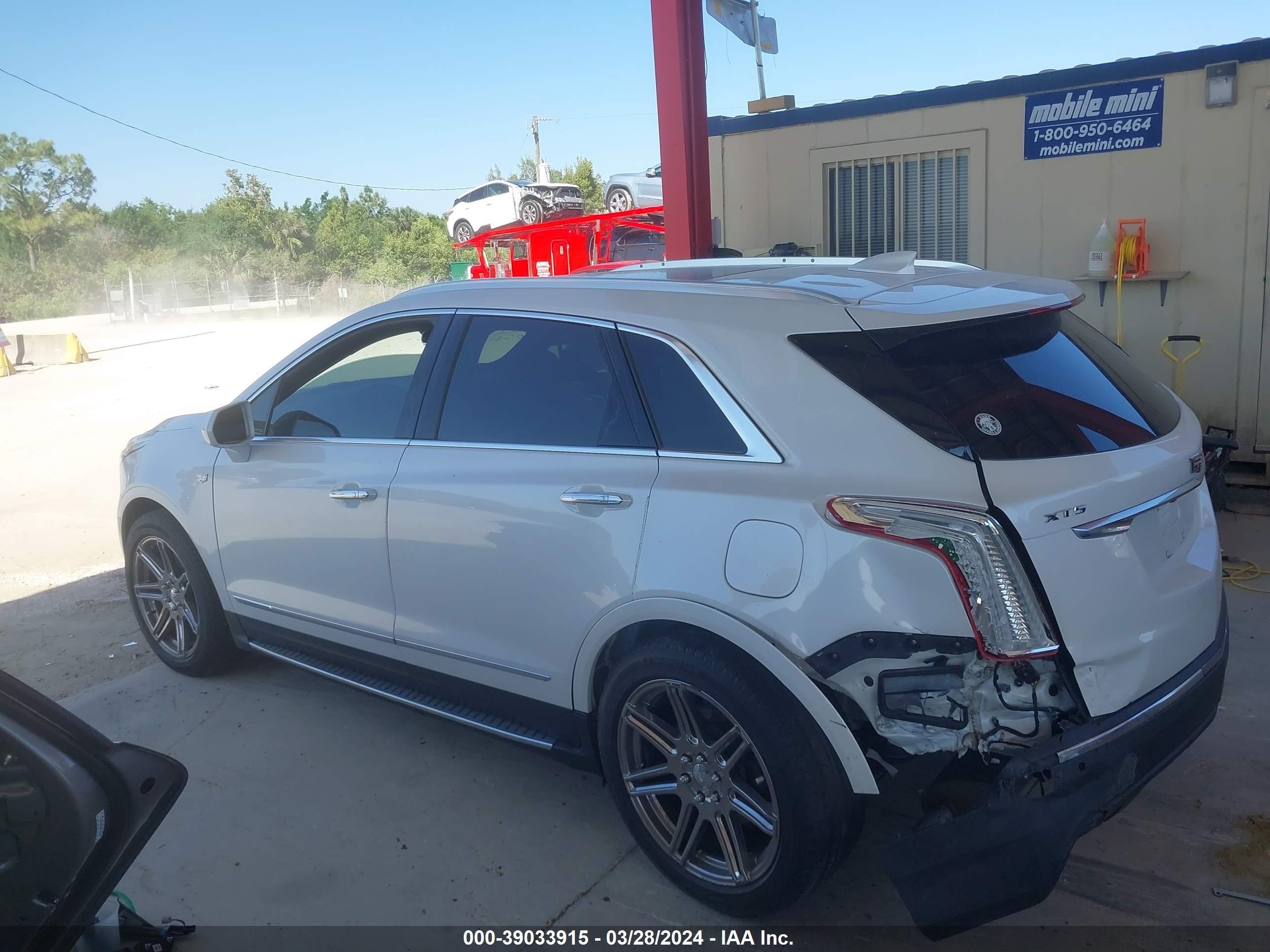 Photo 13 VIN: 1GYKNCRSXJZ201010 - CADILLAC XT5 