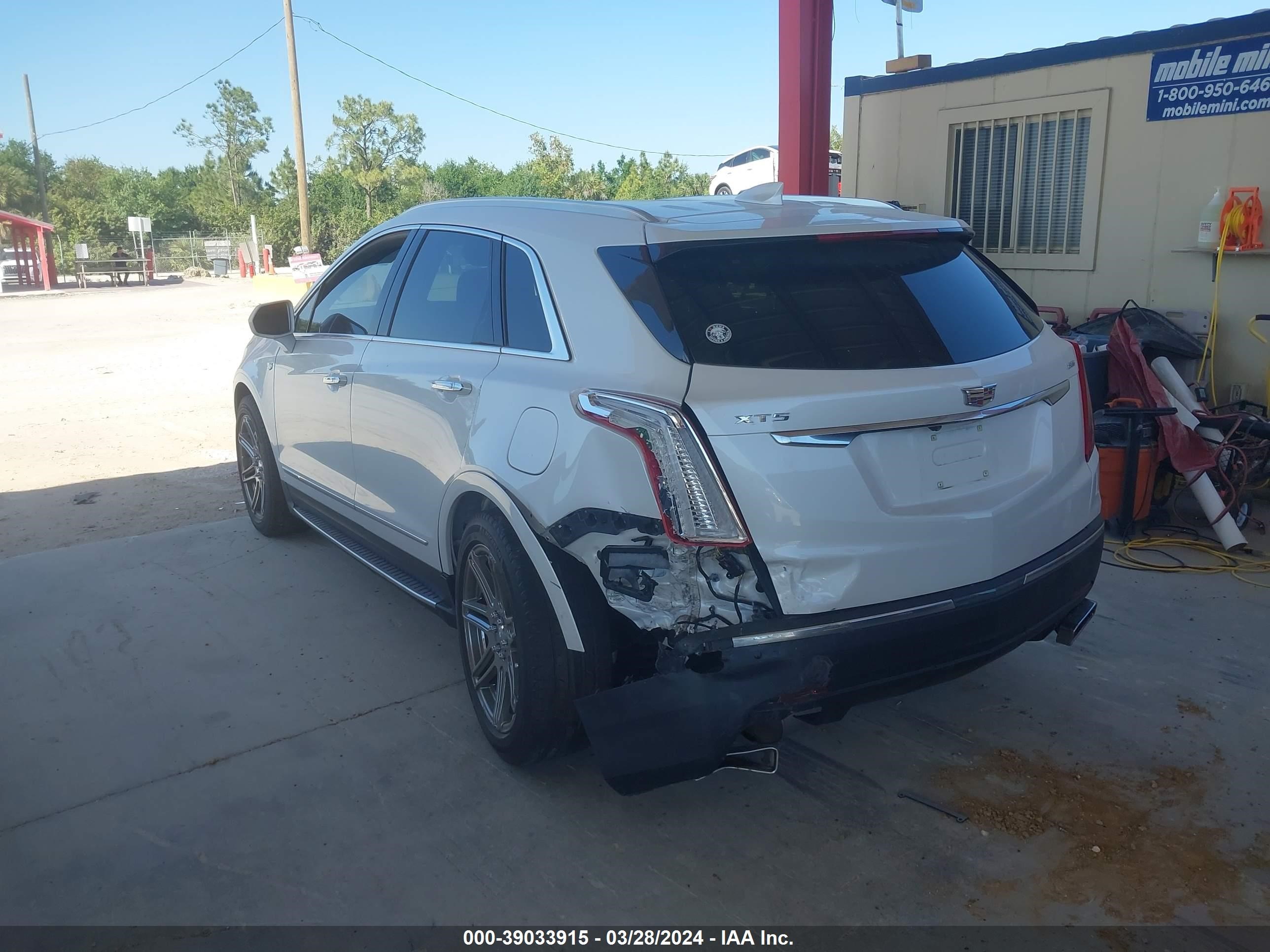 Photo 5 VIN: 1GYKNCRSXJZ201010 - CADILLAC XT5 