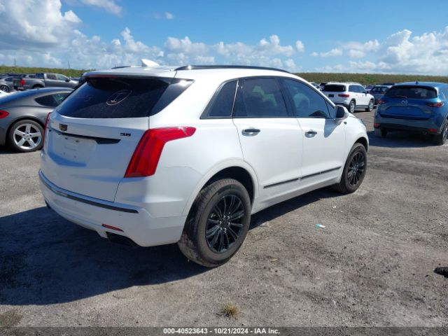 Photo 3 VIN: 1GYKNCRSXJZ231091 - CADILLAC XT5 