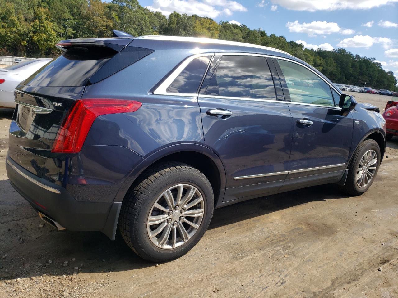 Photo 2 VIN: 1GYKNDRS0JZ127876 - CADILLAC XT5 