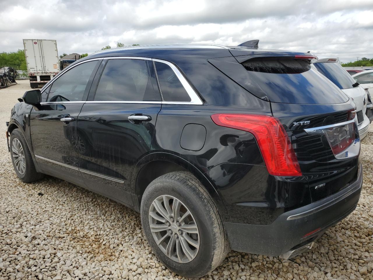 Photo 1 VIN: 1GYKNDRS6JZ111469 - CADILLAC XT5 