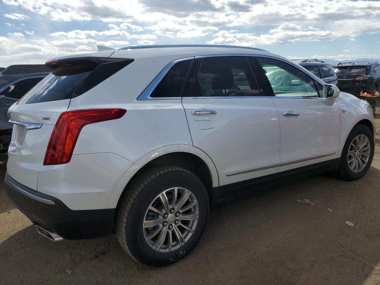 Photo 2 VIN: 1GYKNDRS6KZ142433 - CADILLAC XT5 