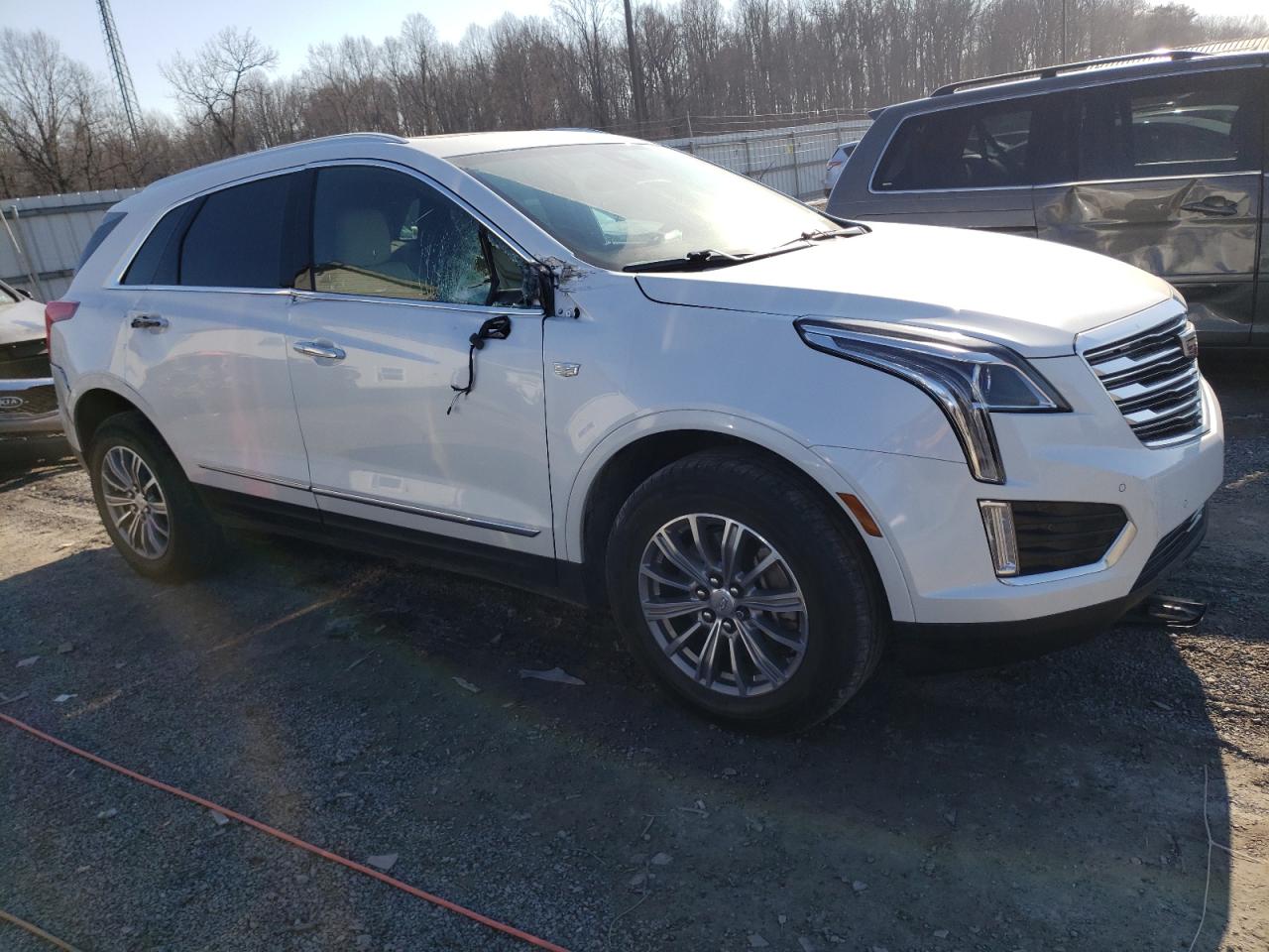 Photo 3 VIN: 1GYKNDRS7KZ297895 - CADILLAC XT5 