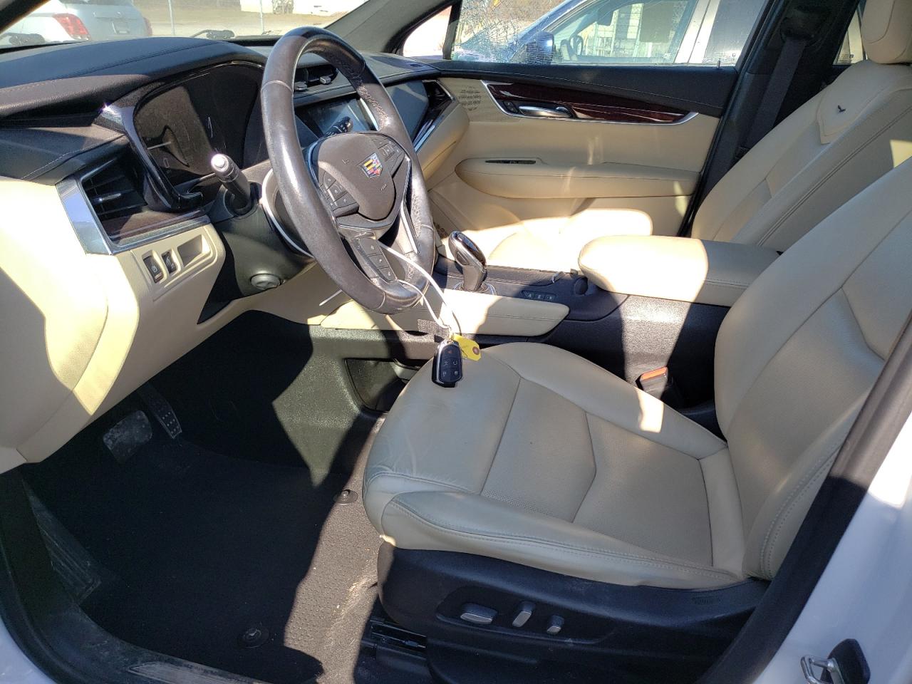 Photo 6 VIN: 1GYKNDRS7KZ297895 - CADILLAC XT5 