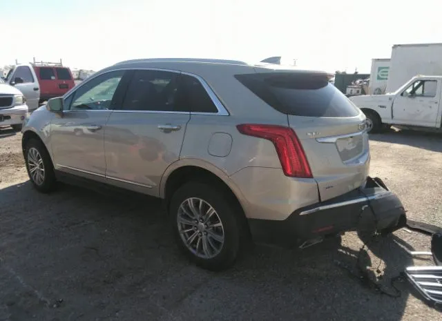 Photo 2 VIN: 1GYKNDRS9HZ198214 - CADILLAC XT5 