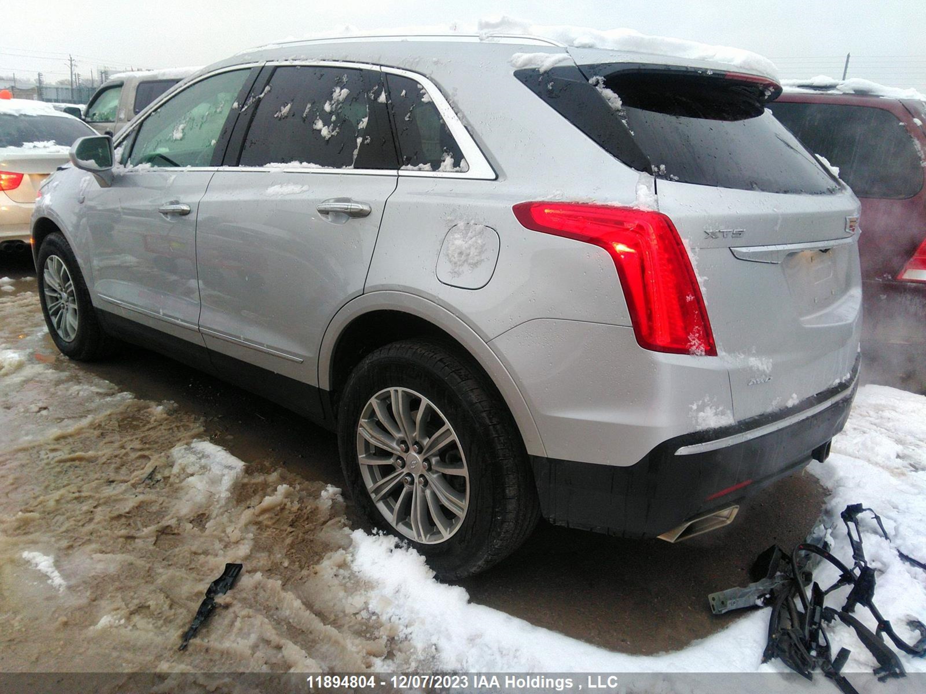 Photo 2 VIN: 1GYKNDRS9HZ209454 - CADILLAC XT5 