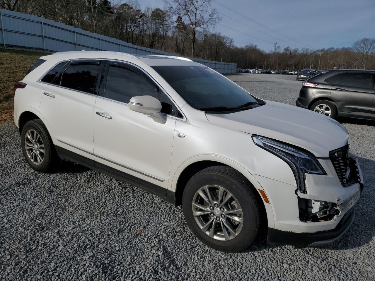 Photo 3 VIN: 1GYKNDRS9MZ132031 - CADILLAC XT5 