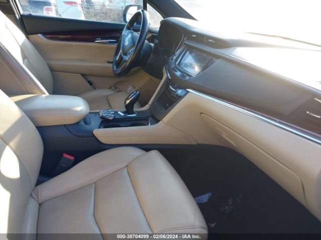 Photo 4 VIN: 1GYKNDRSXHZ137907 - CADILLAC XT5 