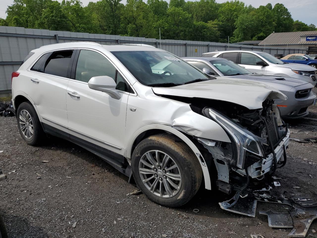 Photo 3 VIN: 1GYKNDRSXJZ139940 - CADILLAC XT5 