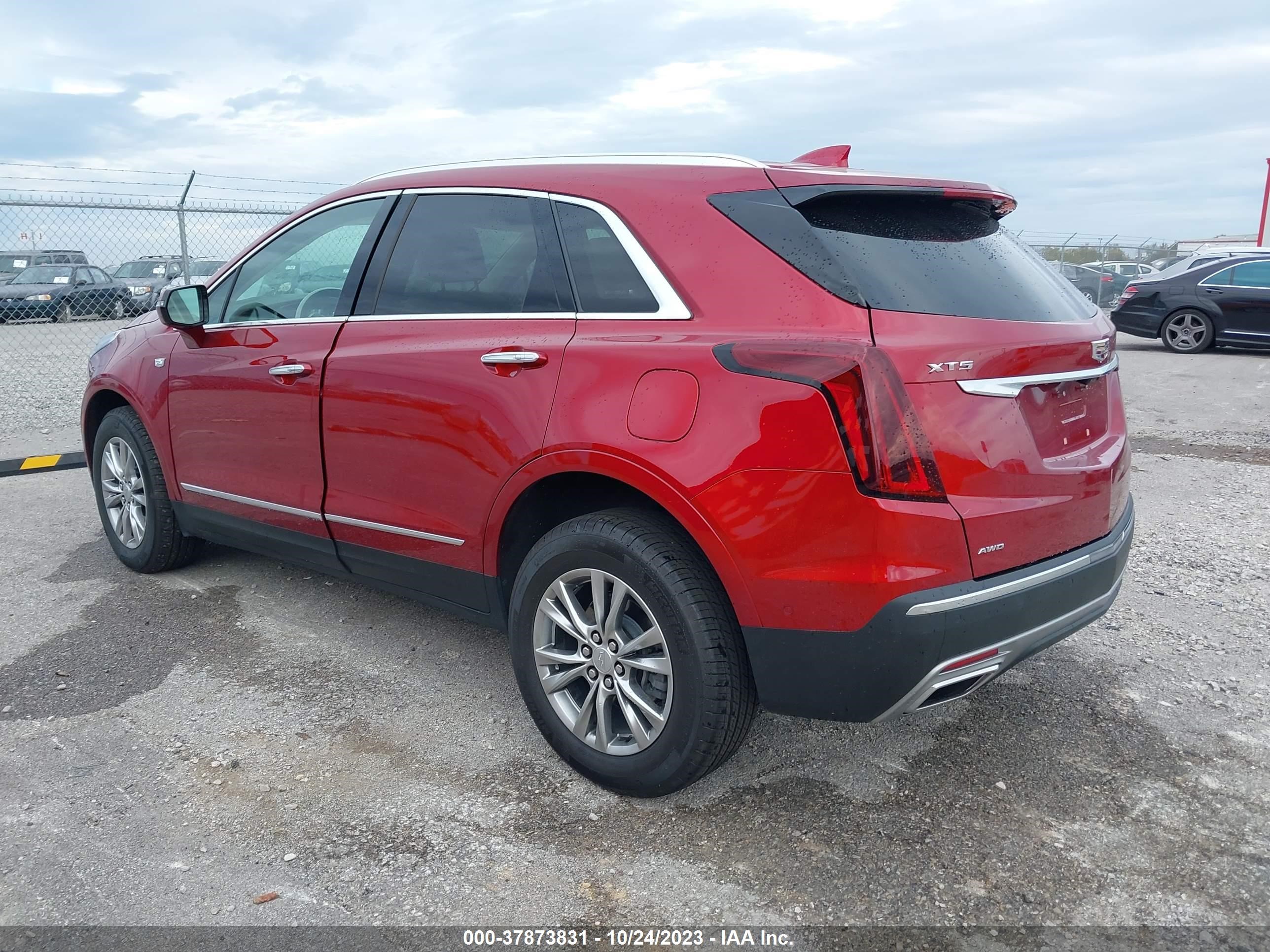 Photo 2 VIN: 1GYKNDRSXNZ114395 - CADILLAC XT5 