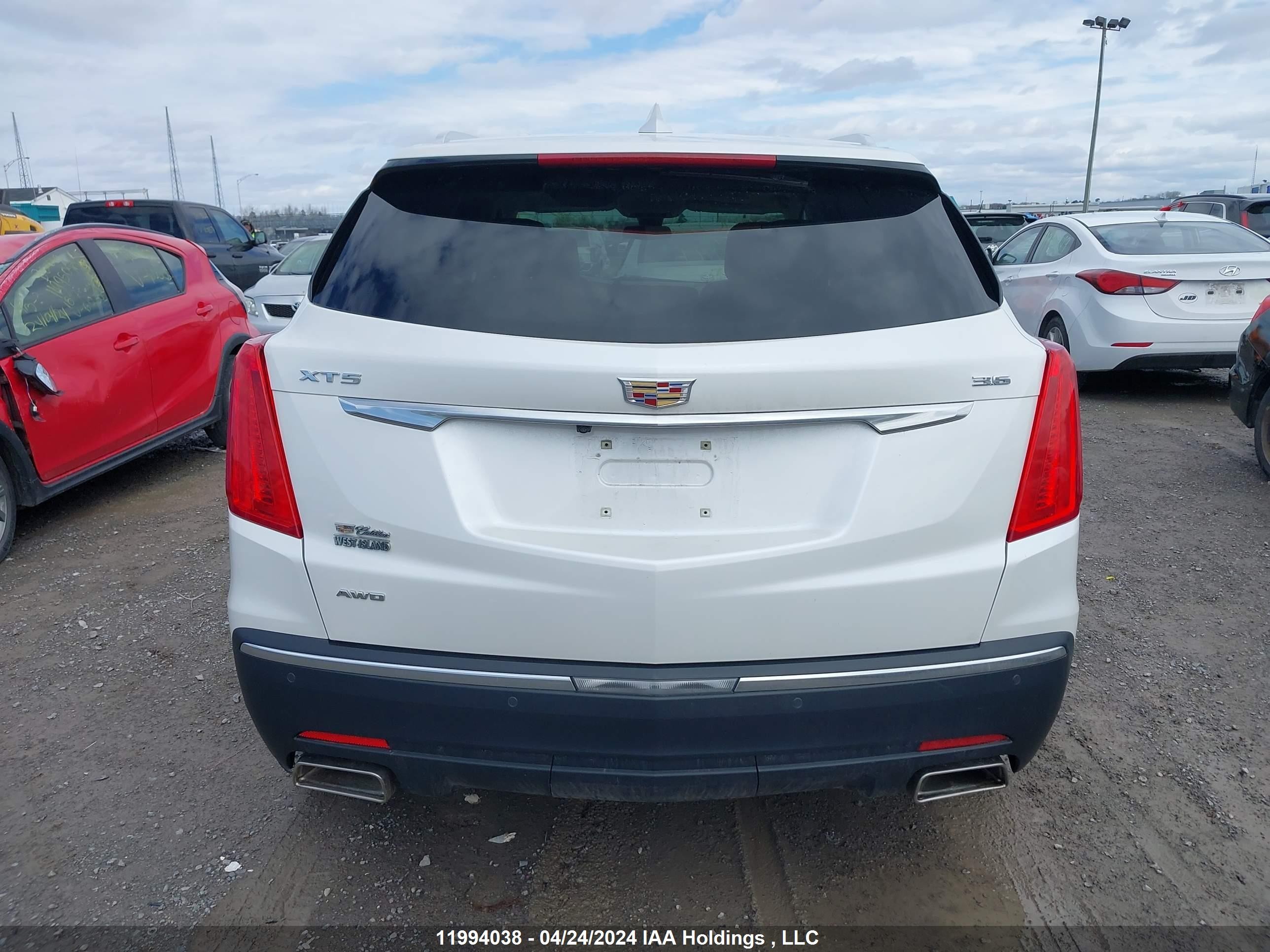 Photo 15 VIN: 1GYKNERS0HZ141941 - CADILLAC XT5 