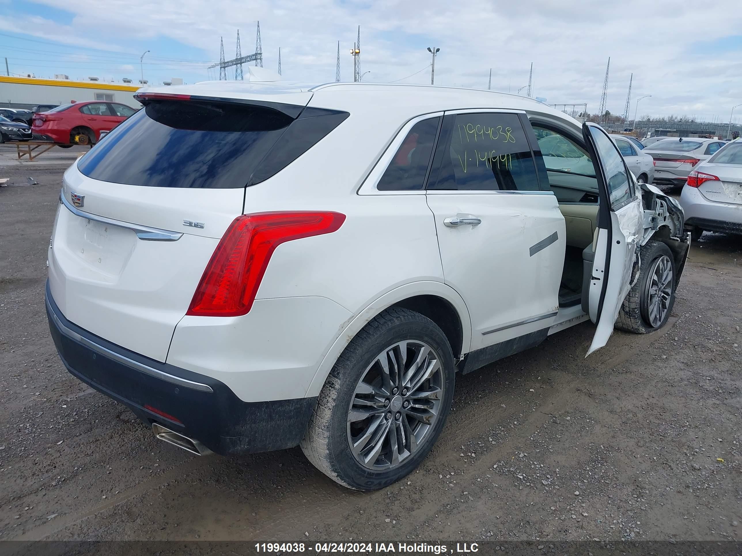 Photo 3 VIN: 1GYKNERS0HZ141941 - CADILLAC XT5 