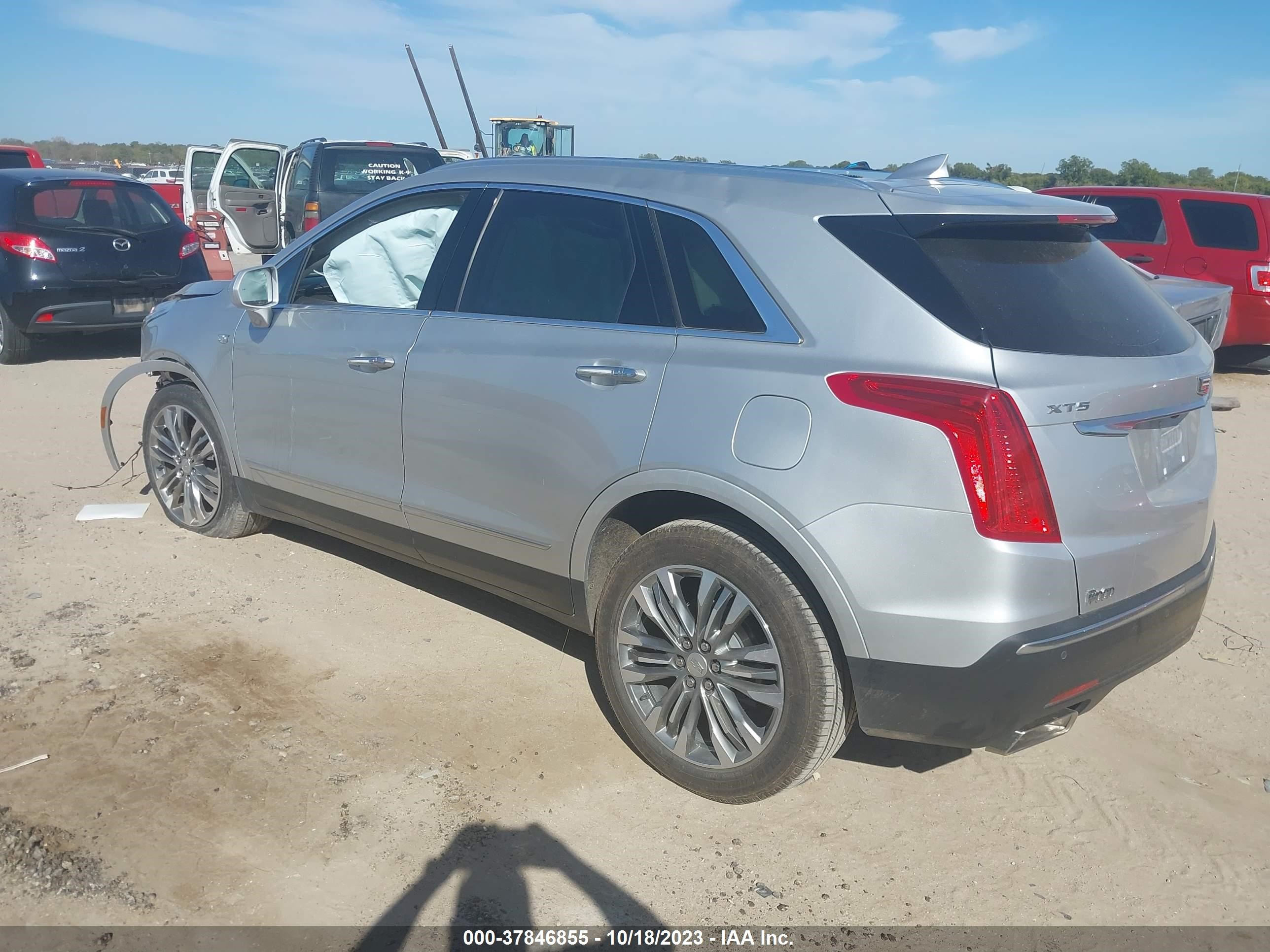 Photo 2 VIN: 1GYKNERS1KZ106378 - CADILLAC XT5 