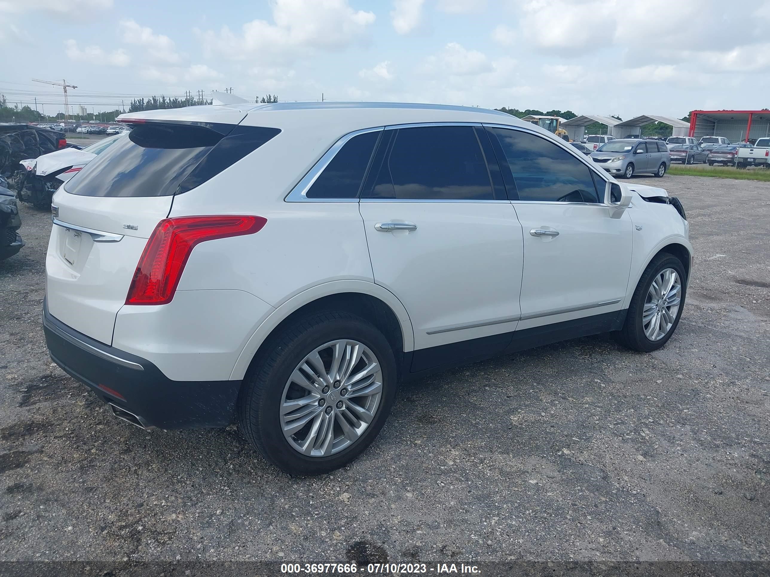 Photo 3 VIN: 1GYKNERS1KZ109572 - CADILLAC XT5 