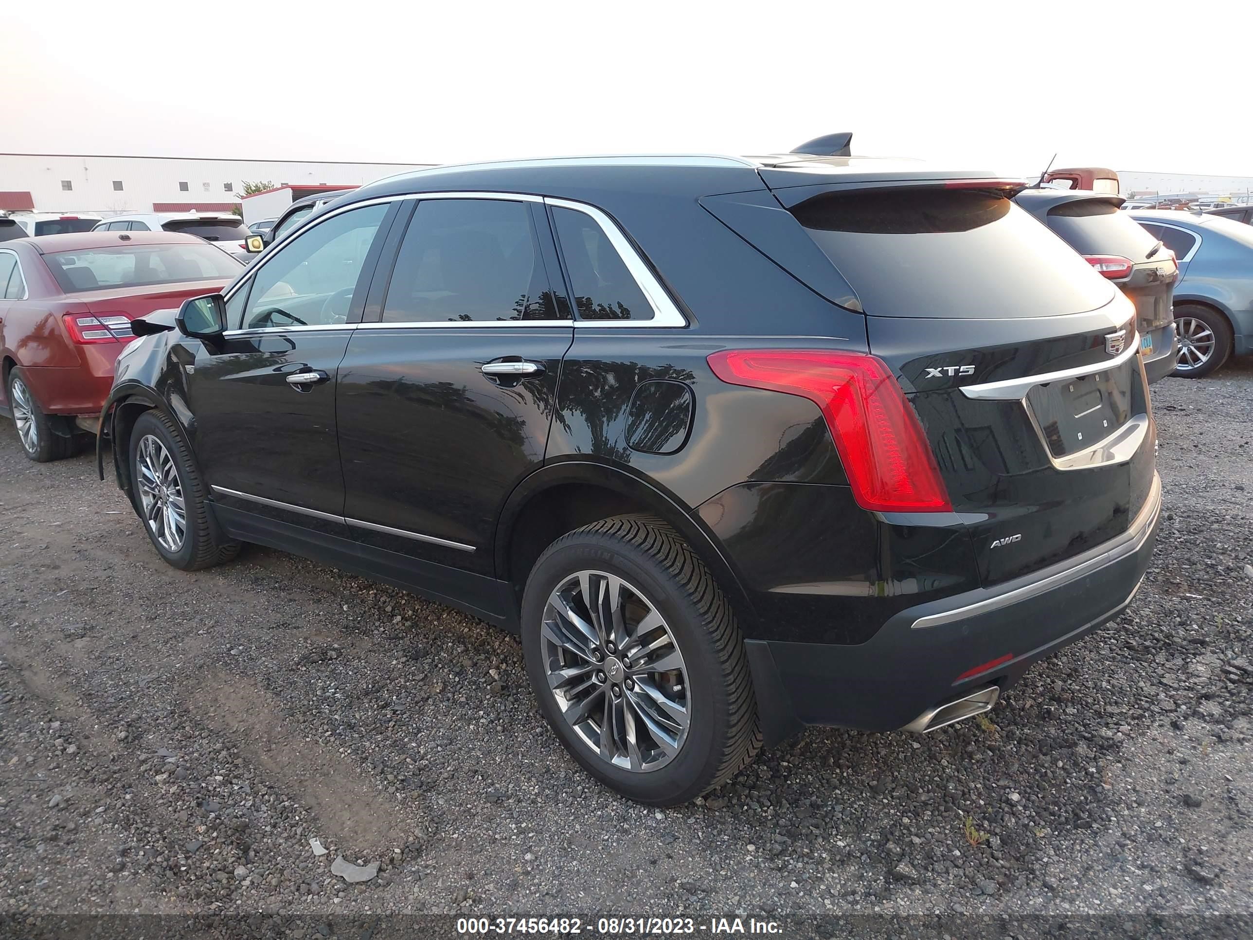 Photo 2 VIN: 1GYKNERS3HZ104382 - CADILLAC XT5 