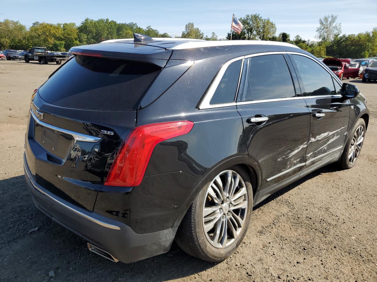 Photo 2 VIN: 1GYKNERS7HZ131889 - CADILLAC XT5 