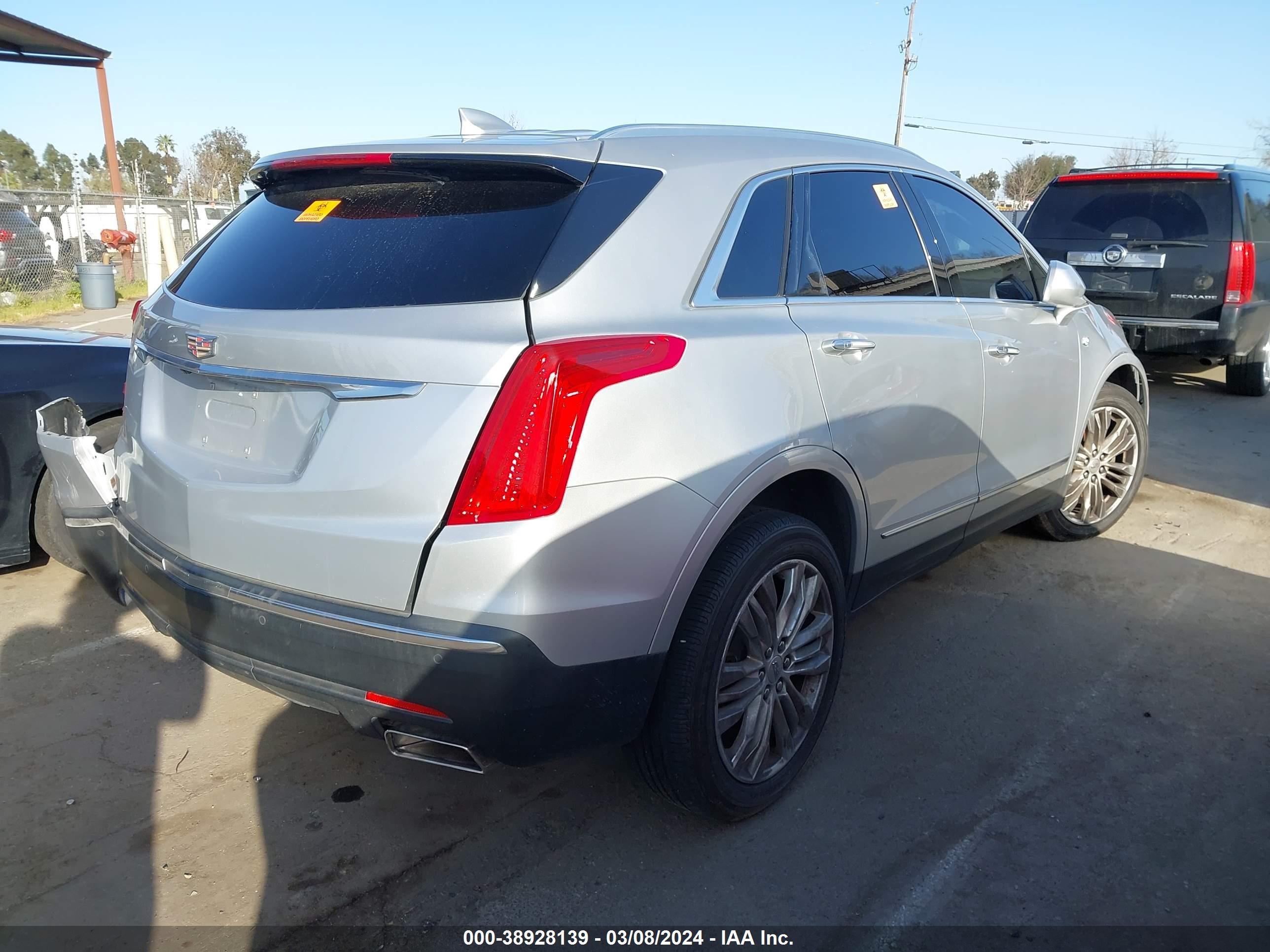 Photo 3 VIN: 1GYKNERS7JZ209576 - CADILLAC XT5 