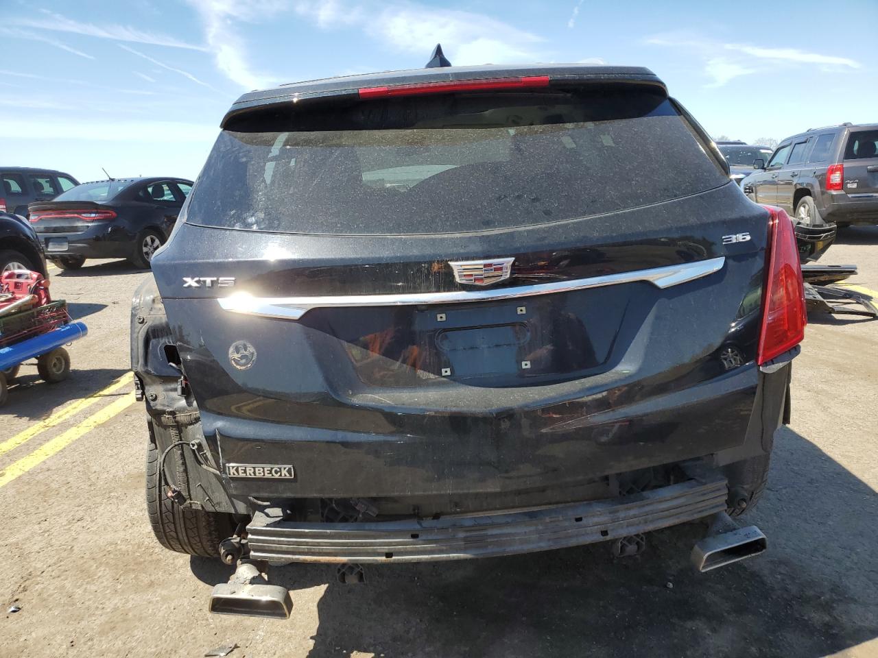 Photo 5 VIN: 1GYKNERS9JZ118146 - CADILLAC XT5 