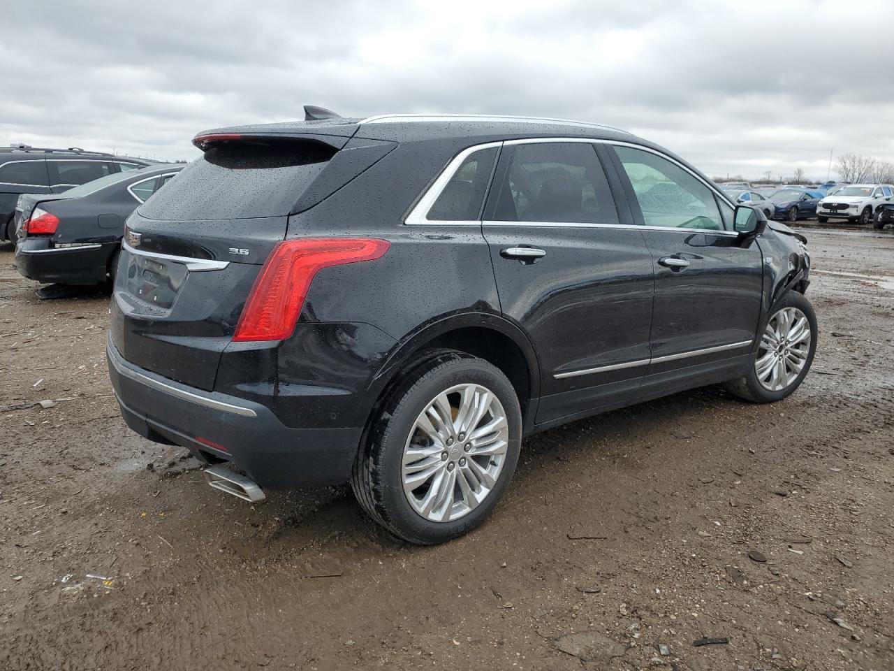 Photo 2 VIN: 1GYKNERSXHZ318155 - CADILLAC XT5 