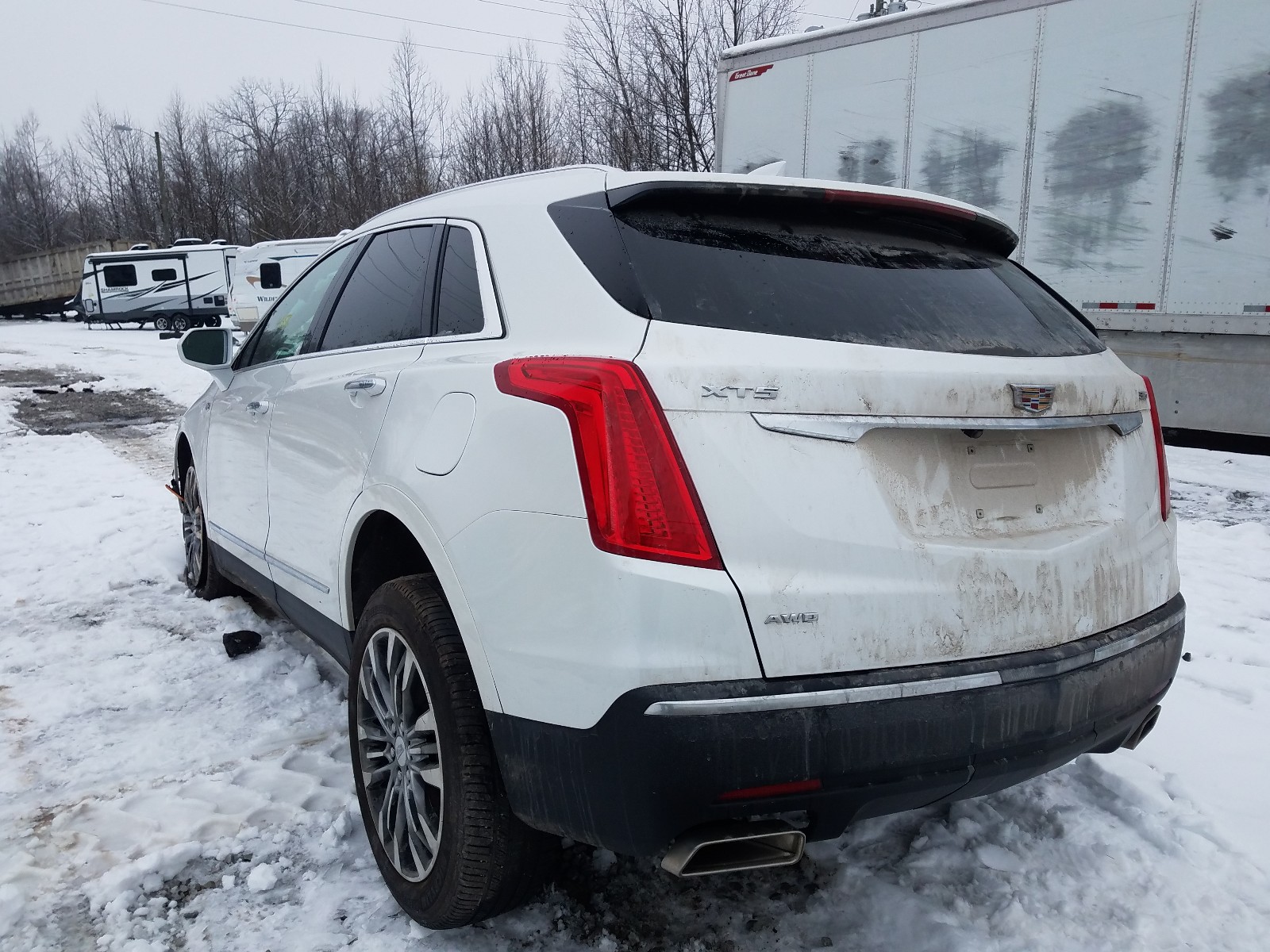 Photo 2 VIN: 1GYKNFRS2JZ172782 - CADILLAC XT5 PREMIU 