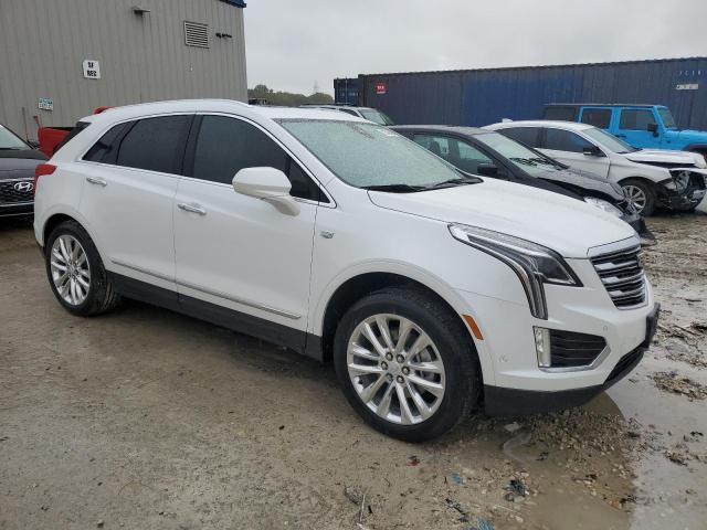 Photo 3 VIN: 1GYKNFRS2KZ125074 - CADILLAC XT5 PREMIU 