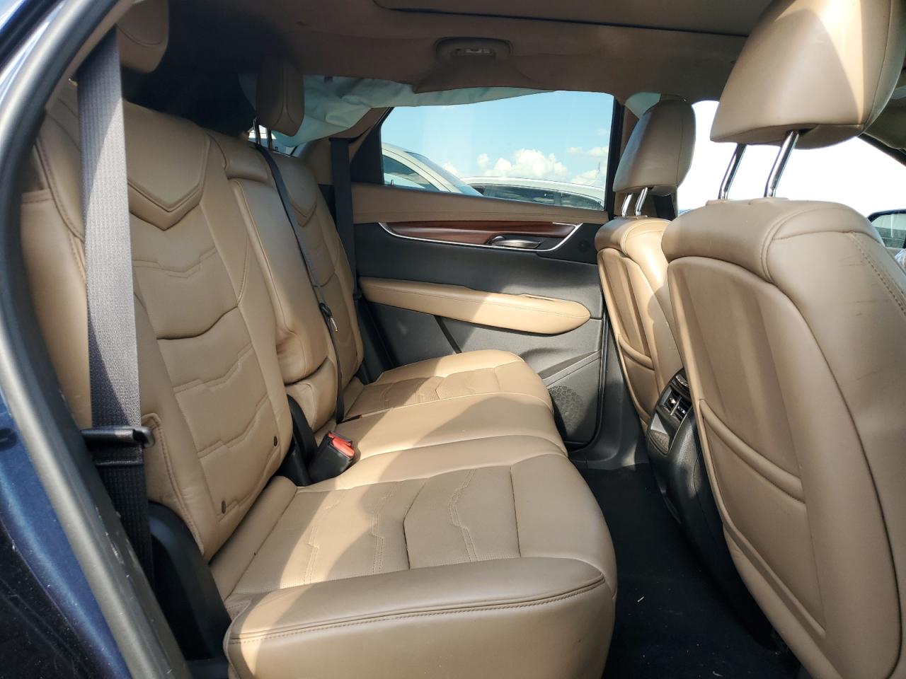 Photo 10 VIN: 1GYKNFRS4HZ139230 - CADILLAC XT5 