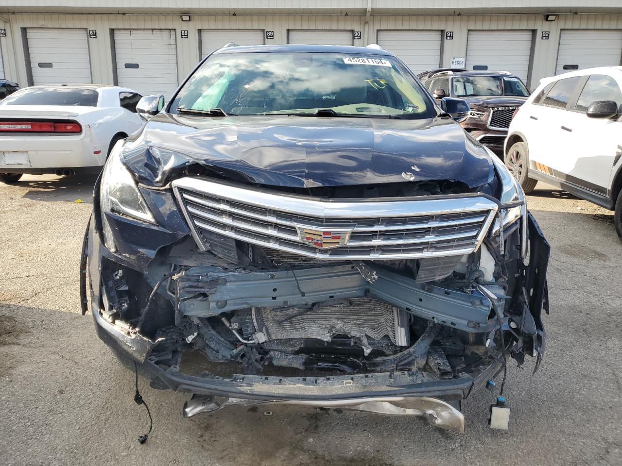 Photo 4 VIN: 1GYKNFRS4HZ139230 - CADILLAC XT5 