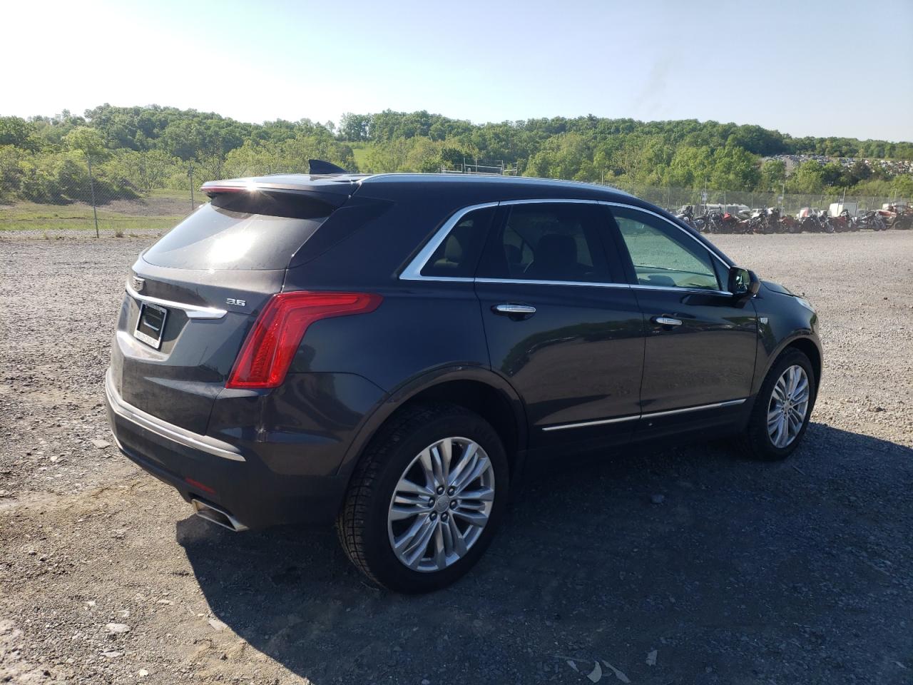 Photo 2 VIN: 1GYKNFRS8JZ113431 - CADILLAC XT5 