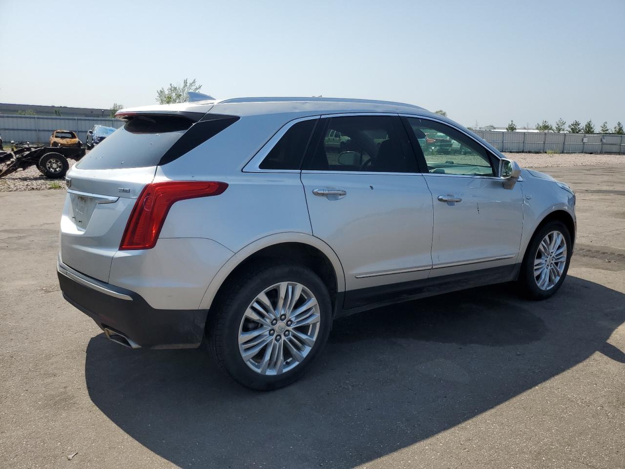 Photo 2 VIN: 1GYKNFRS9JZ245582 - CADILLAC XT5 