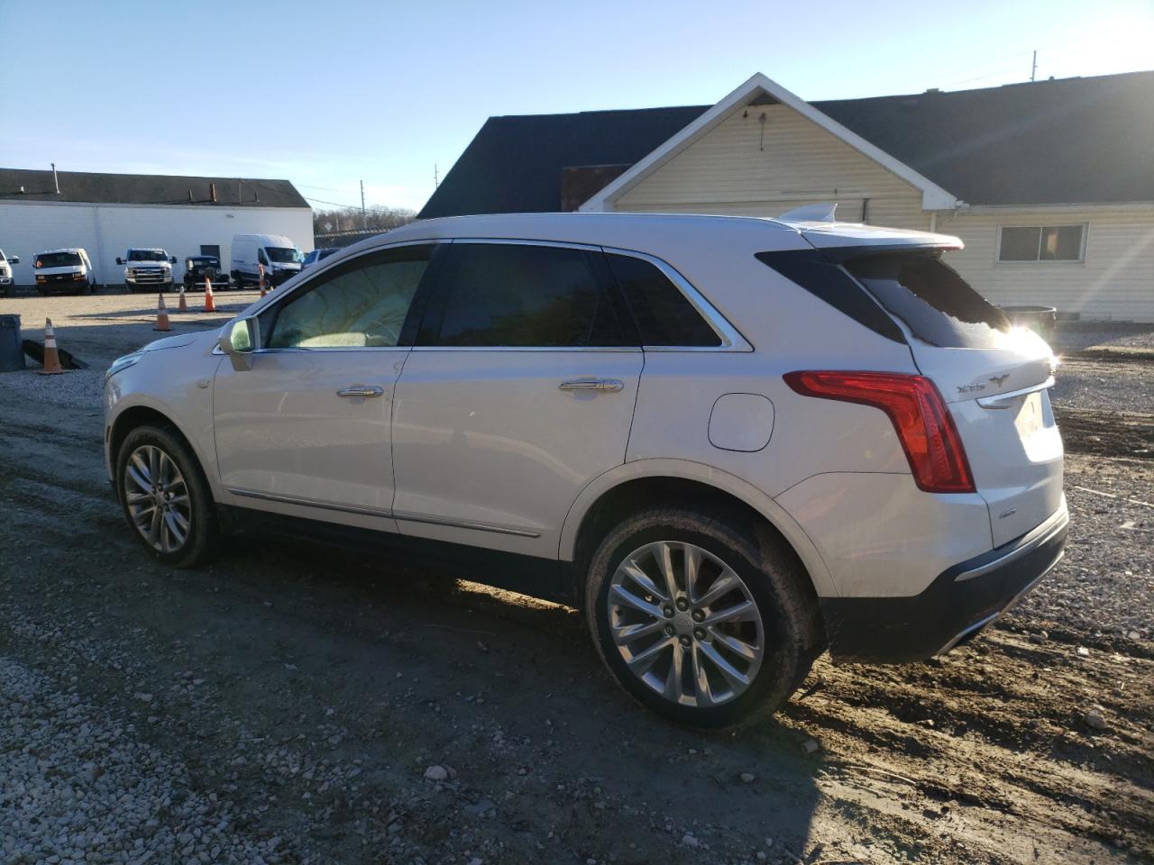 Photo 1 VIN: 1GYKNFRSXHZ138471 - CADILLAC XT5 